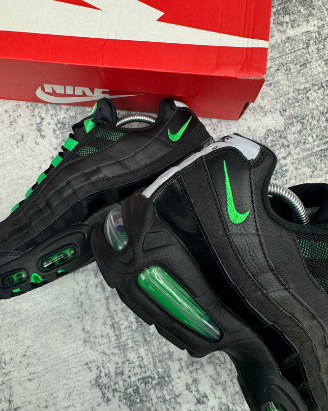 Nike Air Max 95 - Black Green Shock