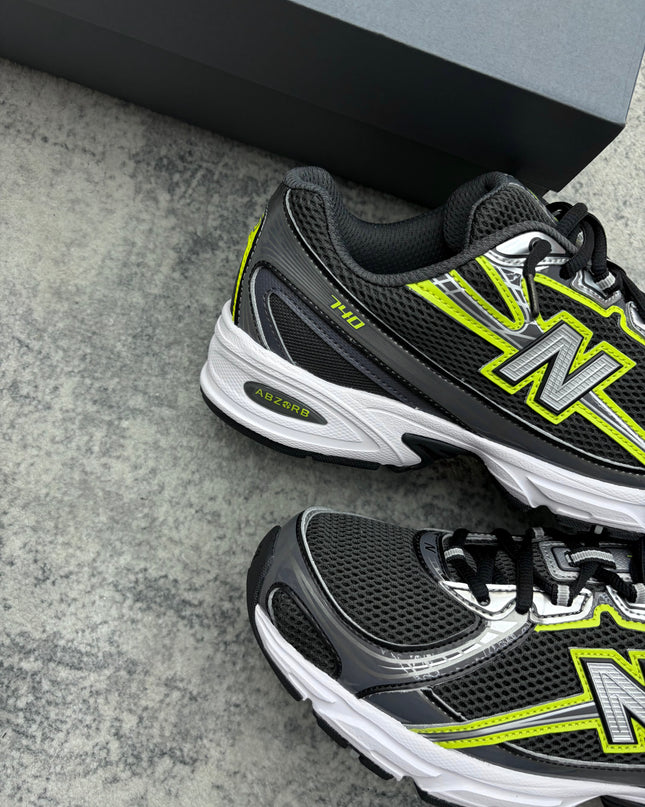 New Balance 740 Black/Yellow