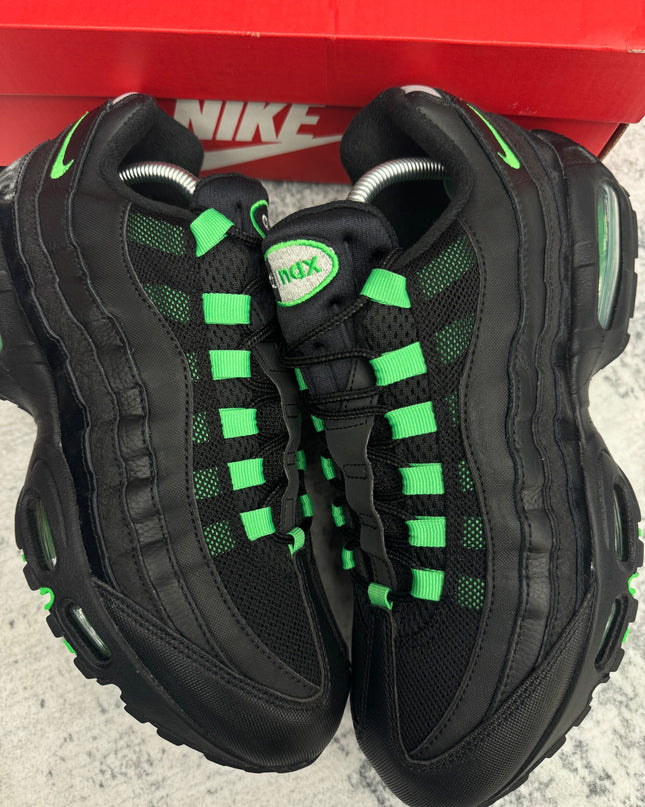 Nike Air Max 95 - Black Green Shock