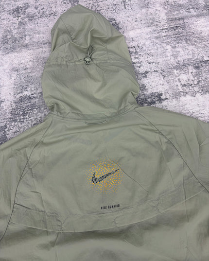 Nike Stride Graphic Windbreaker - Sage Green
