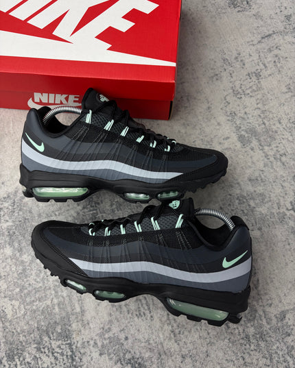 Nike Air Max 95 Ultra - Black/Mint