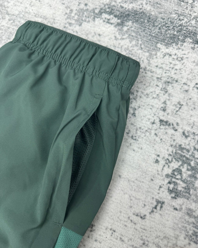 Nike Dri-Fit Challenger Shorts - Vintage Green