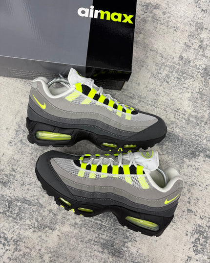 Pre Order: Nike Air Max 95 OG Big Bubble - Neon (2026)