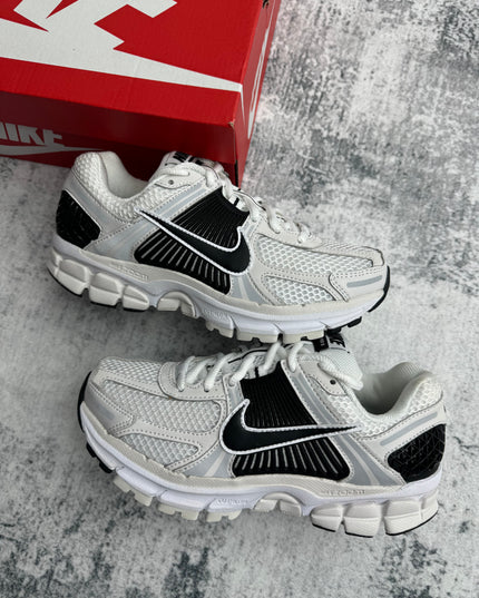 Nike Zoom Vomero 5 - White Black