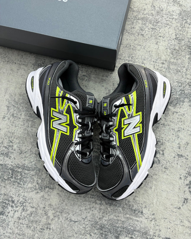 New Balance 740 Black/Yellow