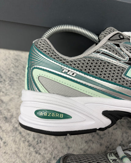 New Balance 740 - Grey/Teal