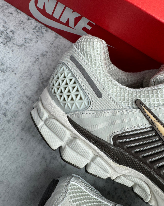 Nike Zoom Vomero 5 - Light Bone Sesame