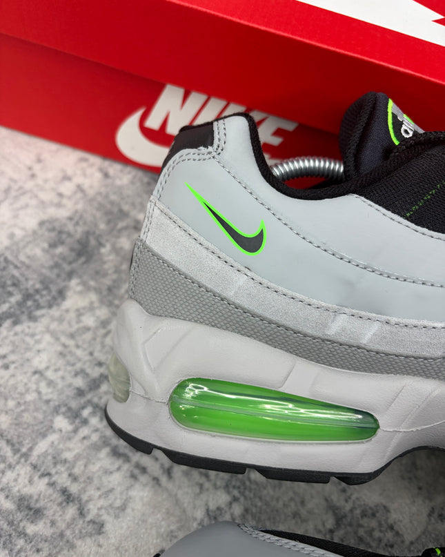 Nike Air Max 95 - Grey/Strike Green