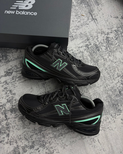 New Balance 740 - Black/Turquoise