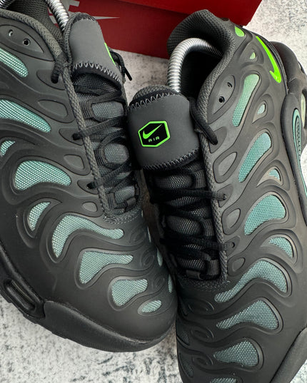 Nike Air Max Plus Drift - Black Volt