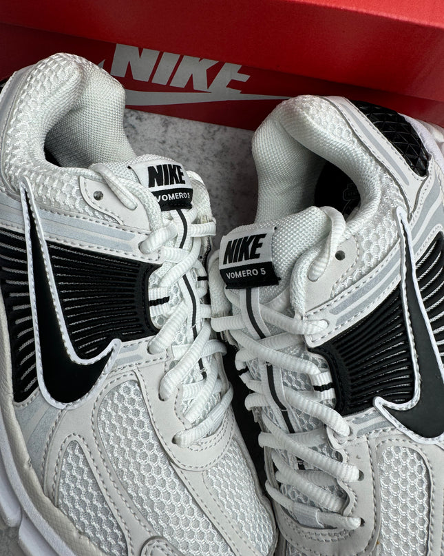 Nike Zoom Vomero 5 - White Black