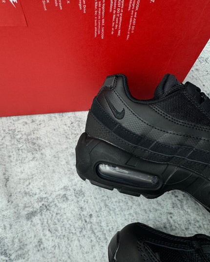 Nike Air Max 95 - Triple Black