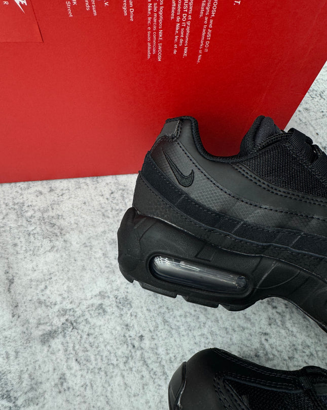 Nike Air Max 95 - Triple Black