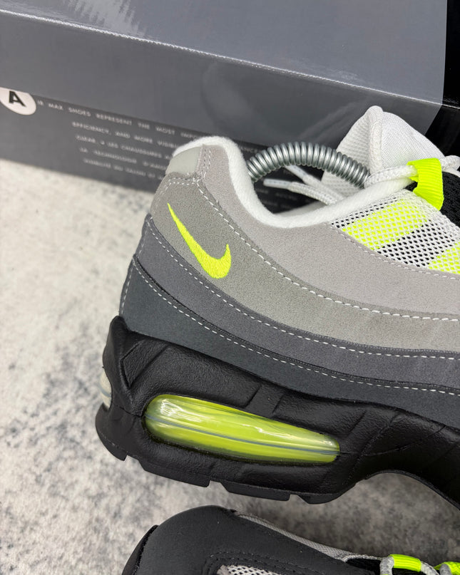 Pre Order: Nike Air Max 95 OG Big Bubble - Neon (2026)