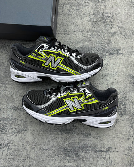 New Balance 740 Black/Yellow