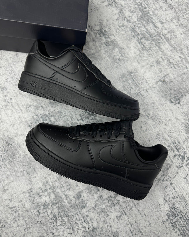 Nike Air Force 1 - Black