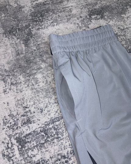 Under Armour Elevate Woven Shorts - Grey