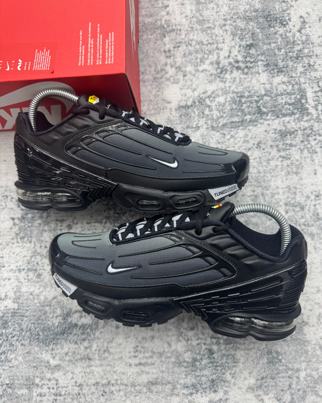 Nike Air Max Plus lll - Black/Wolf Grey