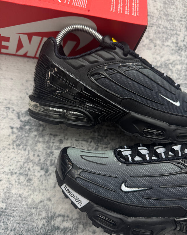 Nike Air Max Plus lll - Black/Wolf Grey