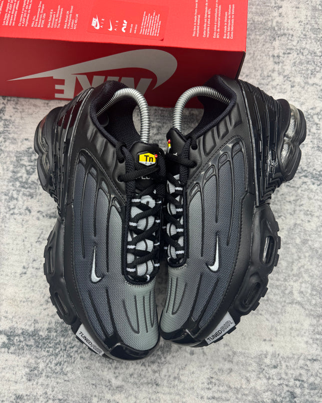 Nike Air Max Plus lll - Black/Wolf Grey