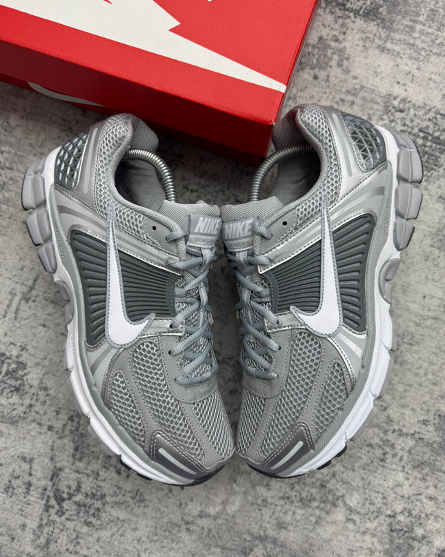 Nike Zoom Vomero 5 - Wolf Grey
