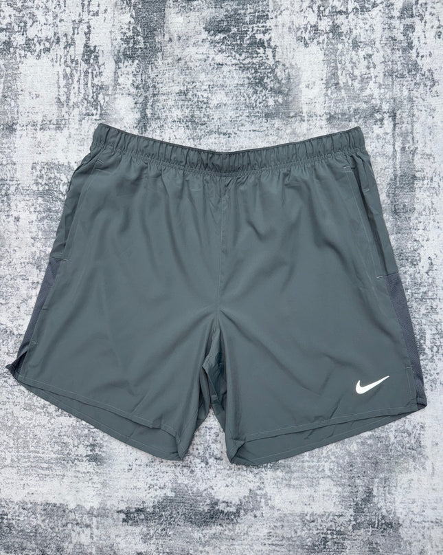 Nike Dri-Fit Challenger Shorts - Grey