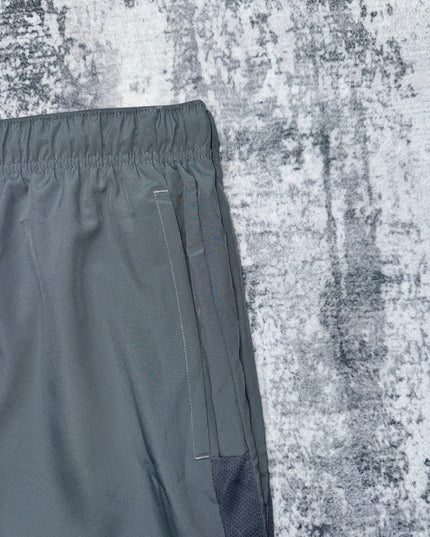 Nike Dri-Fit Challenger Shorts - Grey